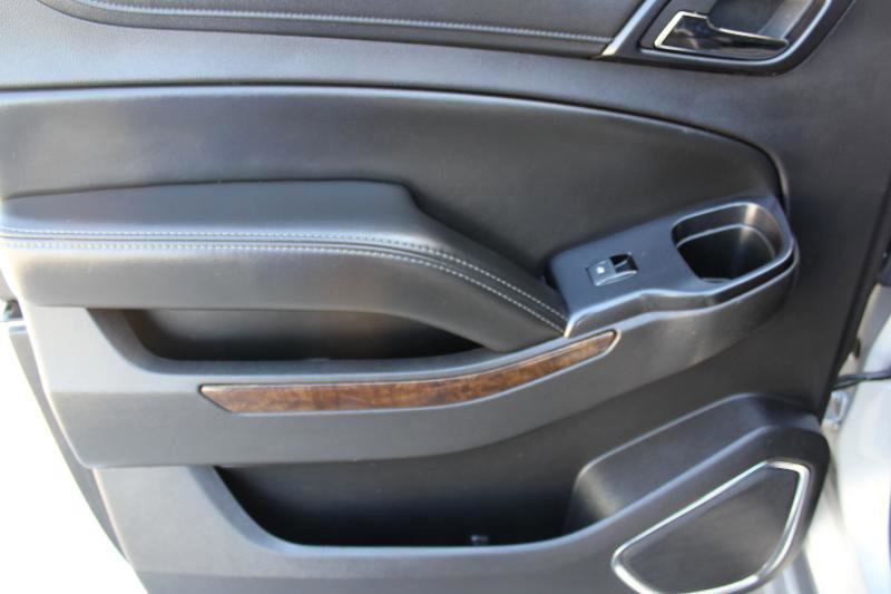 Used 2015 Chevrolet Suburban LT image 29
