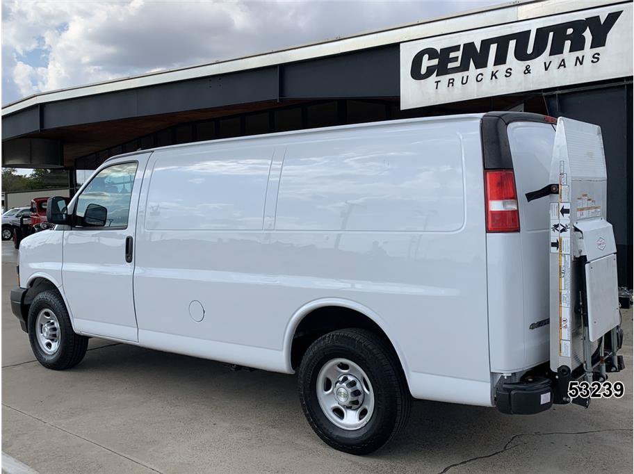 Used 2021 Chevrolet Express 3500 w/ Driver Convenience Package RWD image 8