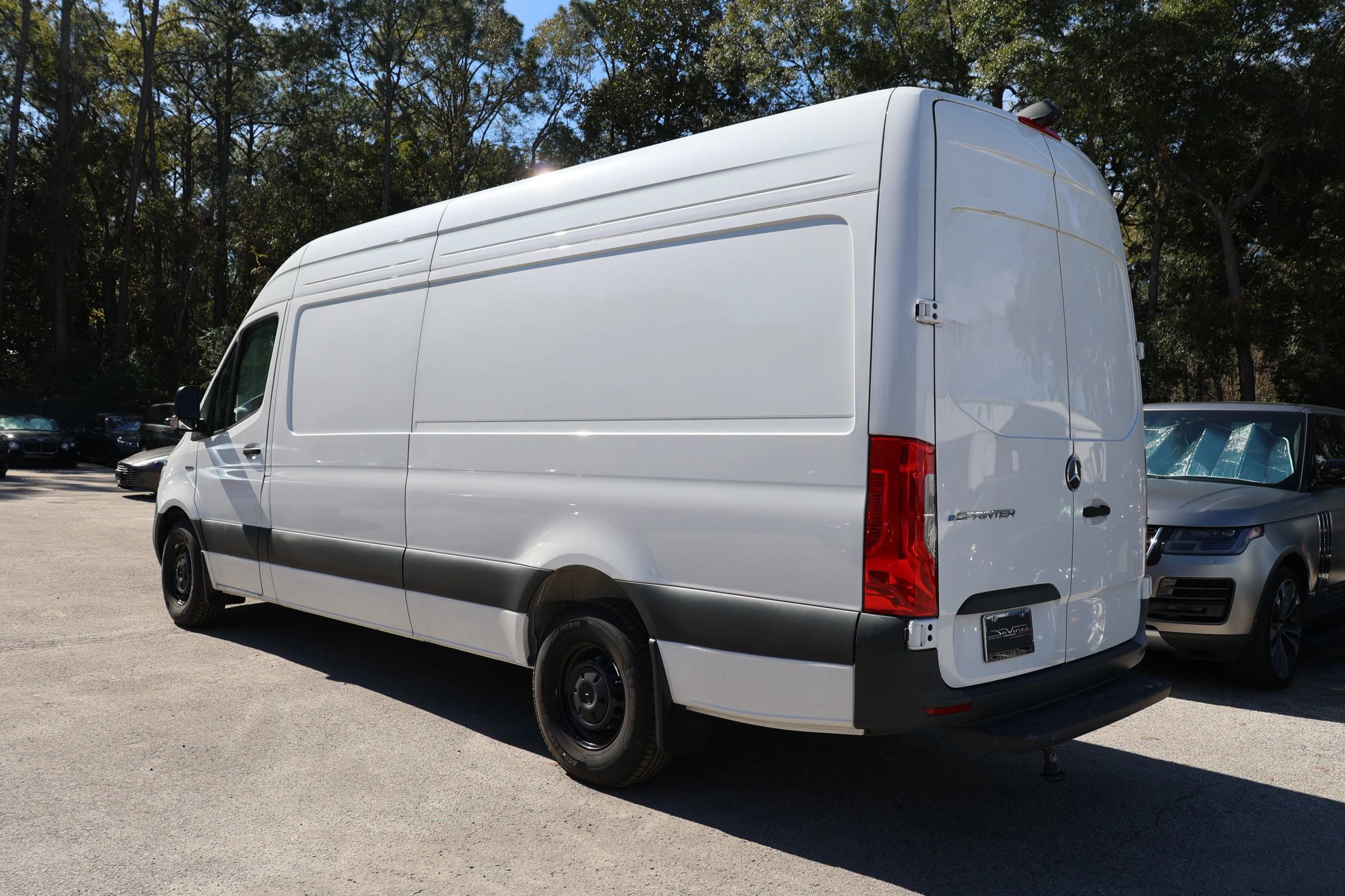 Used 2024 Mercedes-Benz eSprinter 170 Cargo image 21