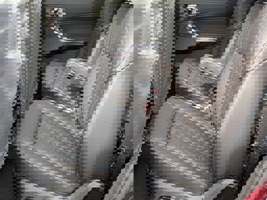 New 2025 BMW X7 xDrive40i w/ Premium Package image 16