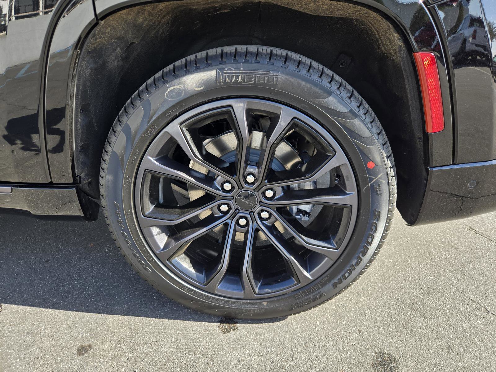 New 2026 Jeep Grand Wagoneer Summit w/ Premium Group III image 36