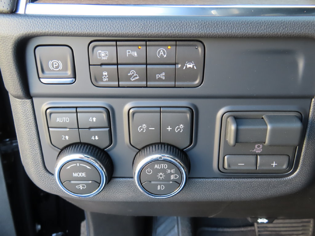 New 2027 Chevrolet Suburban High Country AWD/4WD image 12