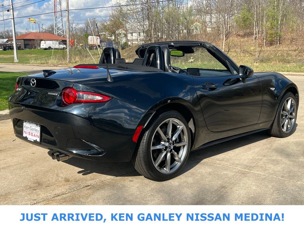 Used 2023 MAZDA MX-5 Miata Grand Touring image 3
