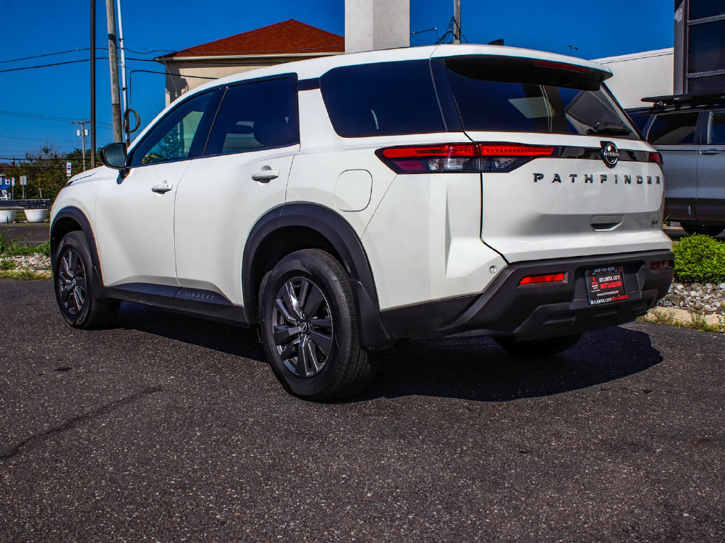 Used 2025 Nissan Pathfinder S AWD/4WD image 4