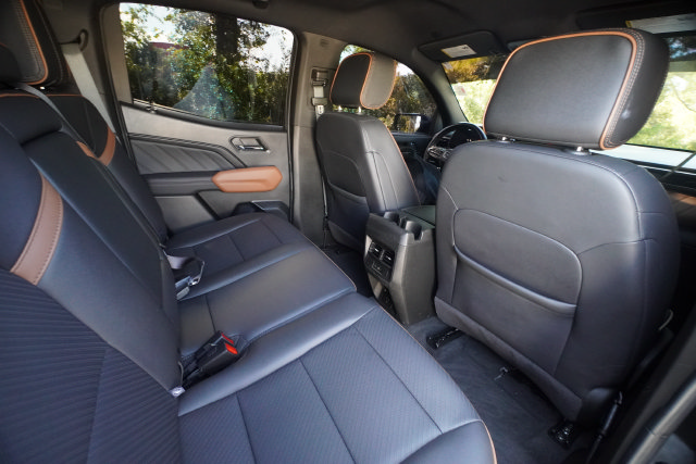 Used 2024 GMC Canyon AT4 w/ AT4 Premium Package AWD/4WD image 26