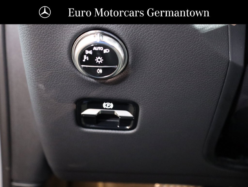 Used 2026 Mercedes-Benz GLC 300 4MATIC image 12