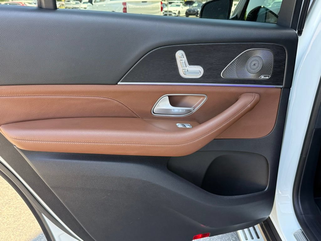 Used 2024 Mercedes-Benz GLS 450 4MATIC image 25