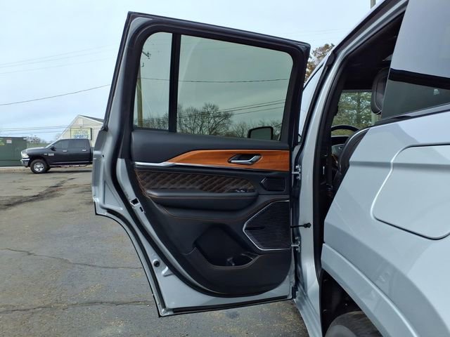 Certified 2022 Jeep Grand Cherokee Summit image 13