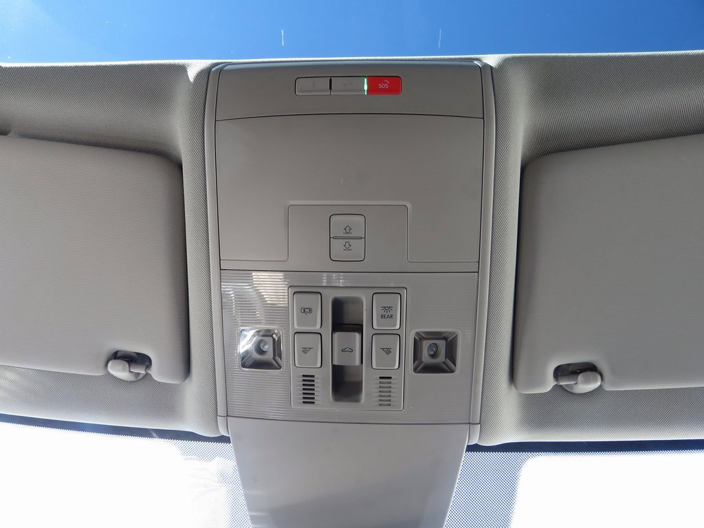 Used 2022 Volkswagen Atlas SEL Premium image 31