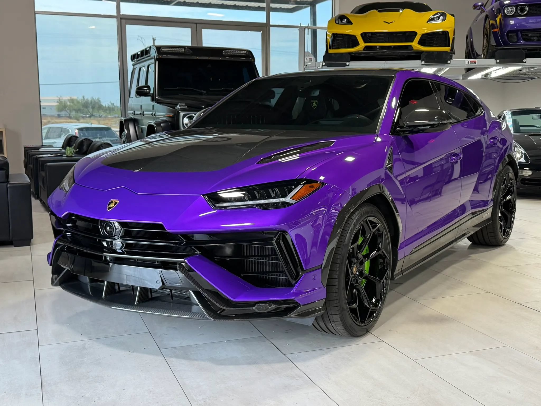 Used 2024 Lamborghini Urus Performante AWD/4WD image 1