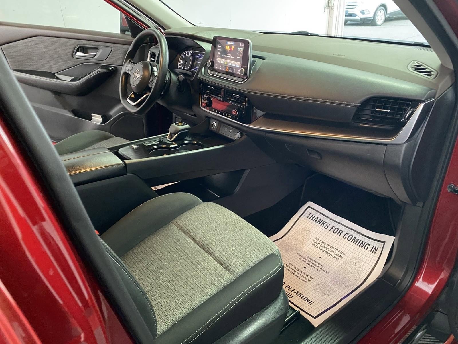 Used 2022 Nissan Rogue SV FWD image 8
