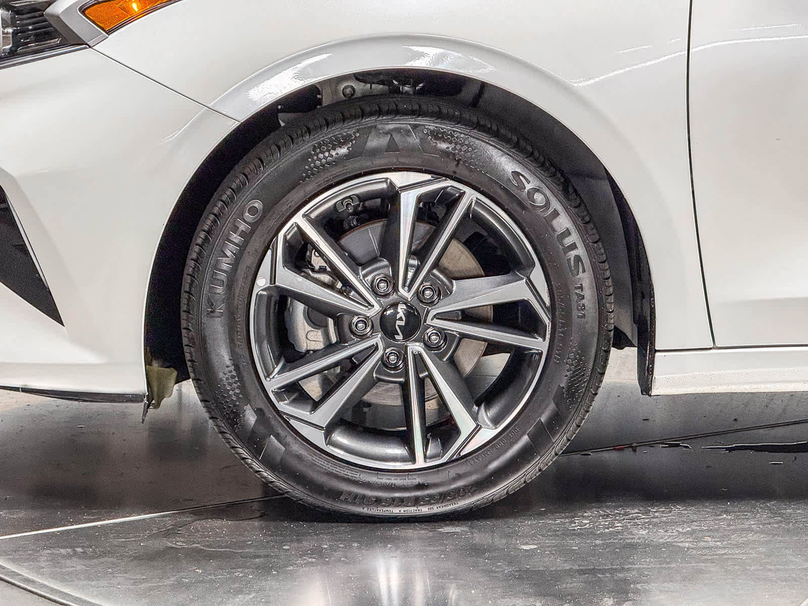 Used 2024 Kia Forte LXS FWD image 9