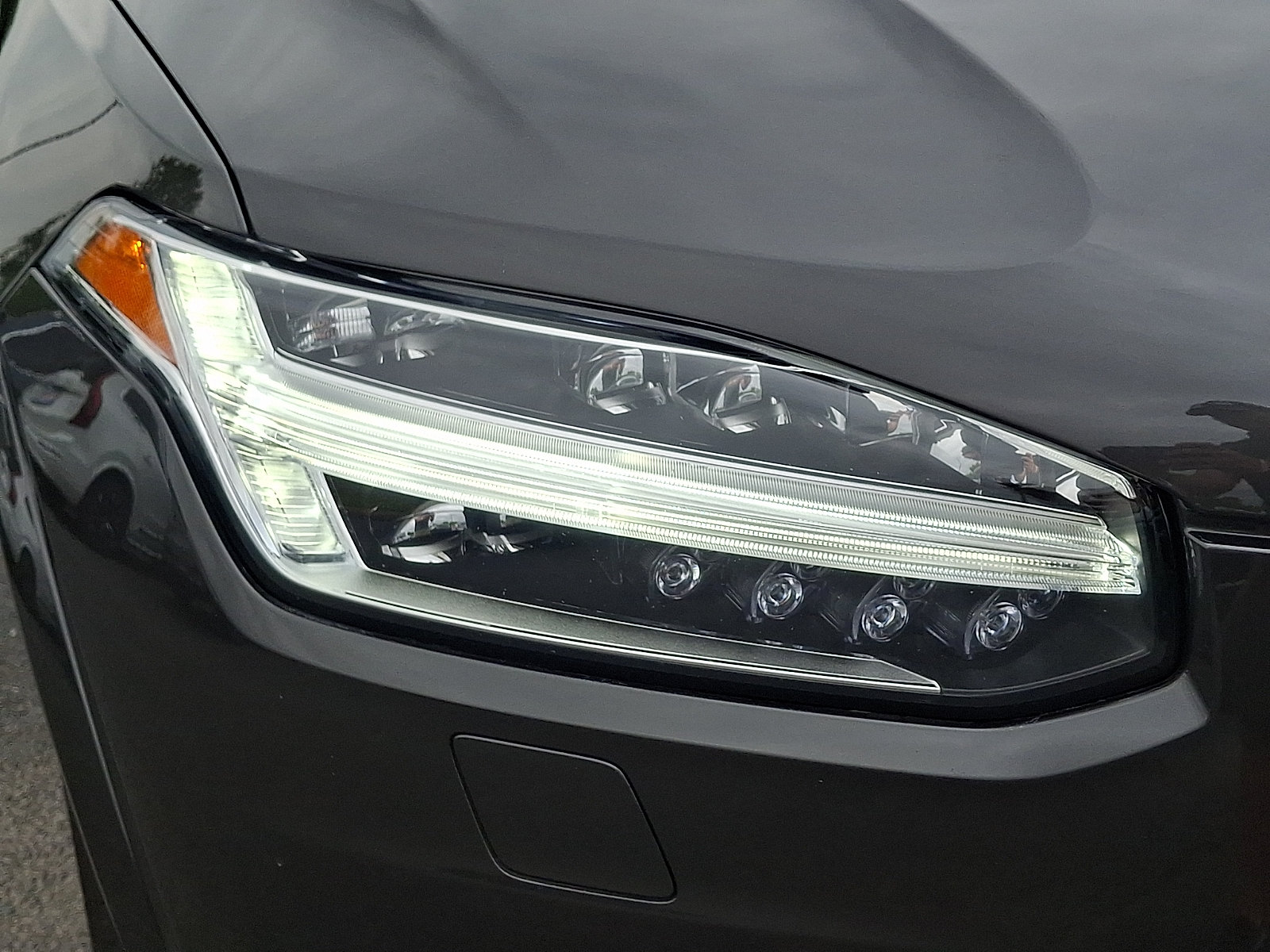 Used 2023 Volvo XC90 B6 Ultimate AWD/4WD image 9