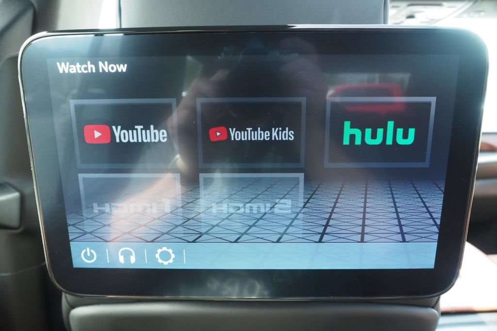 Used 2023 GMC Yukon Denali Ultimate AWD/4WD image 16