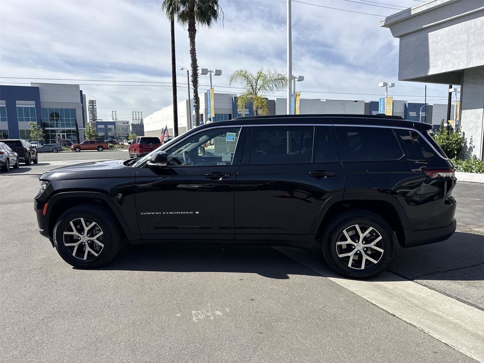 Used 2024 Jeep Grand Cherokee L Limited w/ Luxury Tech Group II AWD/4WD image 6