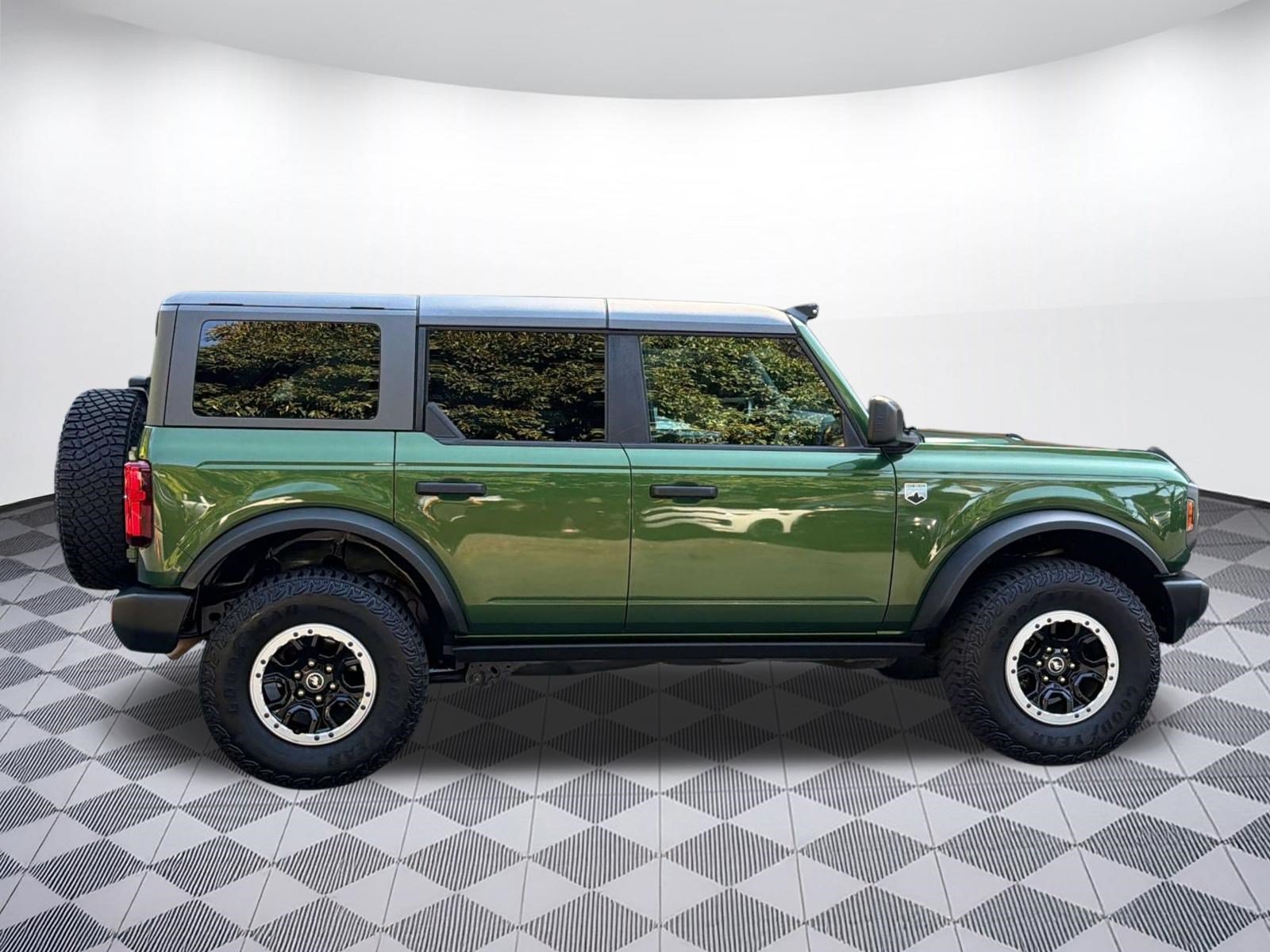 Used 2023 Ford Bronco Big Bend w/ Sasquatch Package AWD/4WD image 8