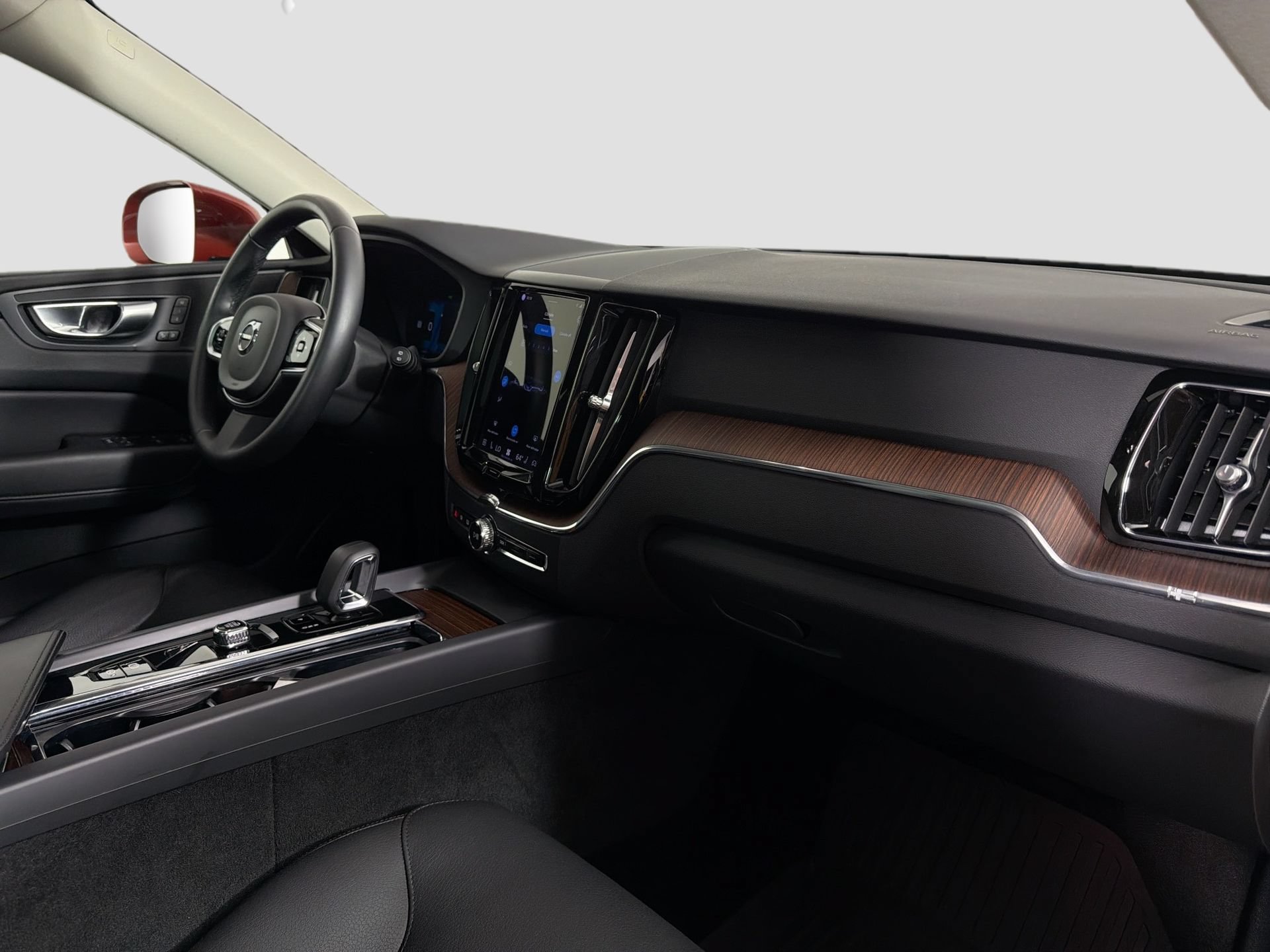 Certified 2023 Volvo XC60 B5 Plus w/ Protection Package Premier FWD image 28