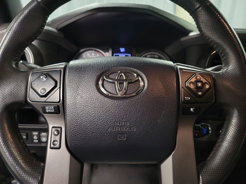Used 2017 Toyota Tacoma TRD Off-Road w/ Premium & Technology Package image 18
