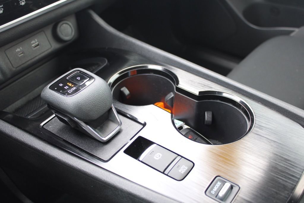 Used 2023 Nissan Rogue S image 36