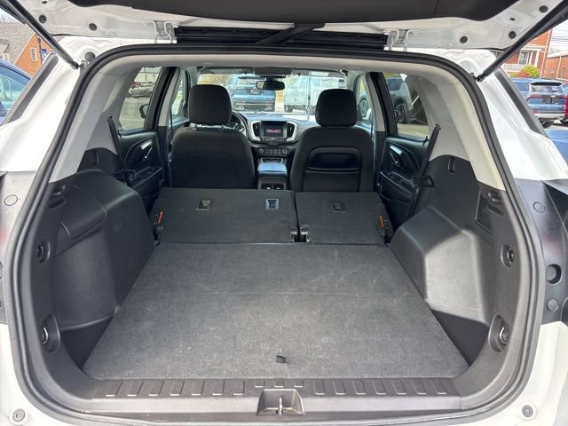 Used 2024 GMC Terrain SLE AWD/4WD image 29