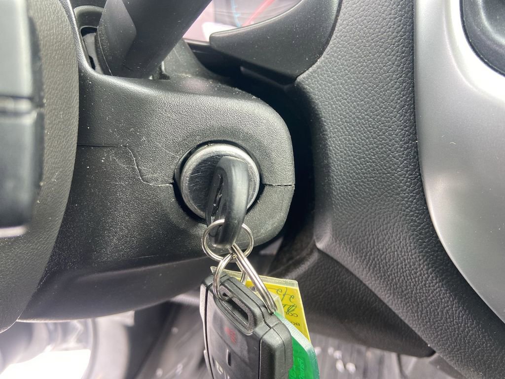 Used 2022 Chevrolet Colorado LT w/ Luxury Package image 16