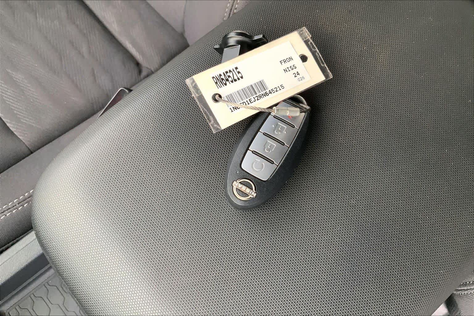 Used 2024 Nissan Frontier SV w/ SV Convenience Package RWD image 13