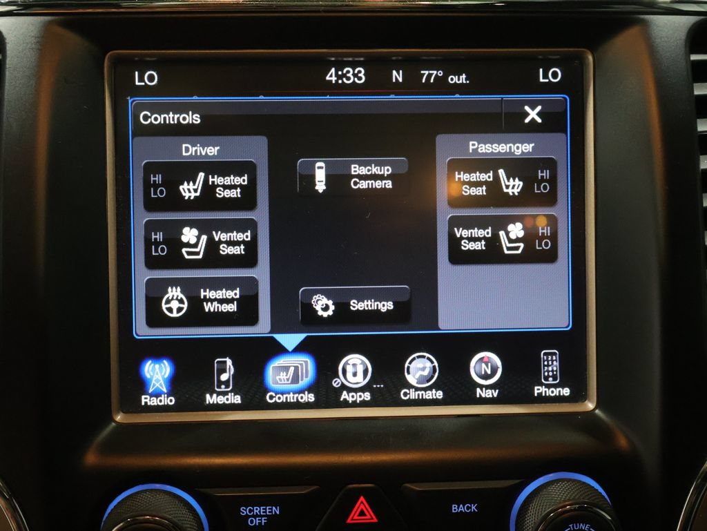 Used 2017 Jeep Grand Cherokee Overland w/ Jeep Active Safety Group AWD/4WD image 30