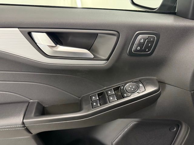 New 2026 Ford Escape Platinum w/ Class II Trailer Tow Package AWD/4WD image 15