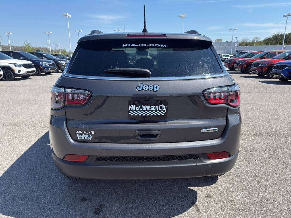 Used 2024 Jeep Compass Latitude AWD/4WD image 4