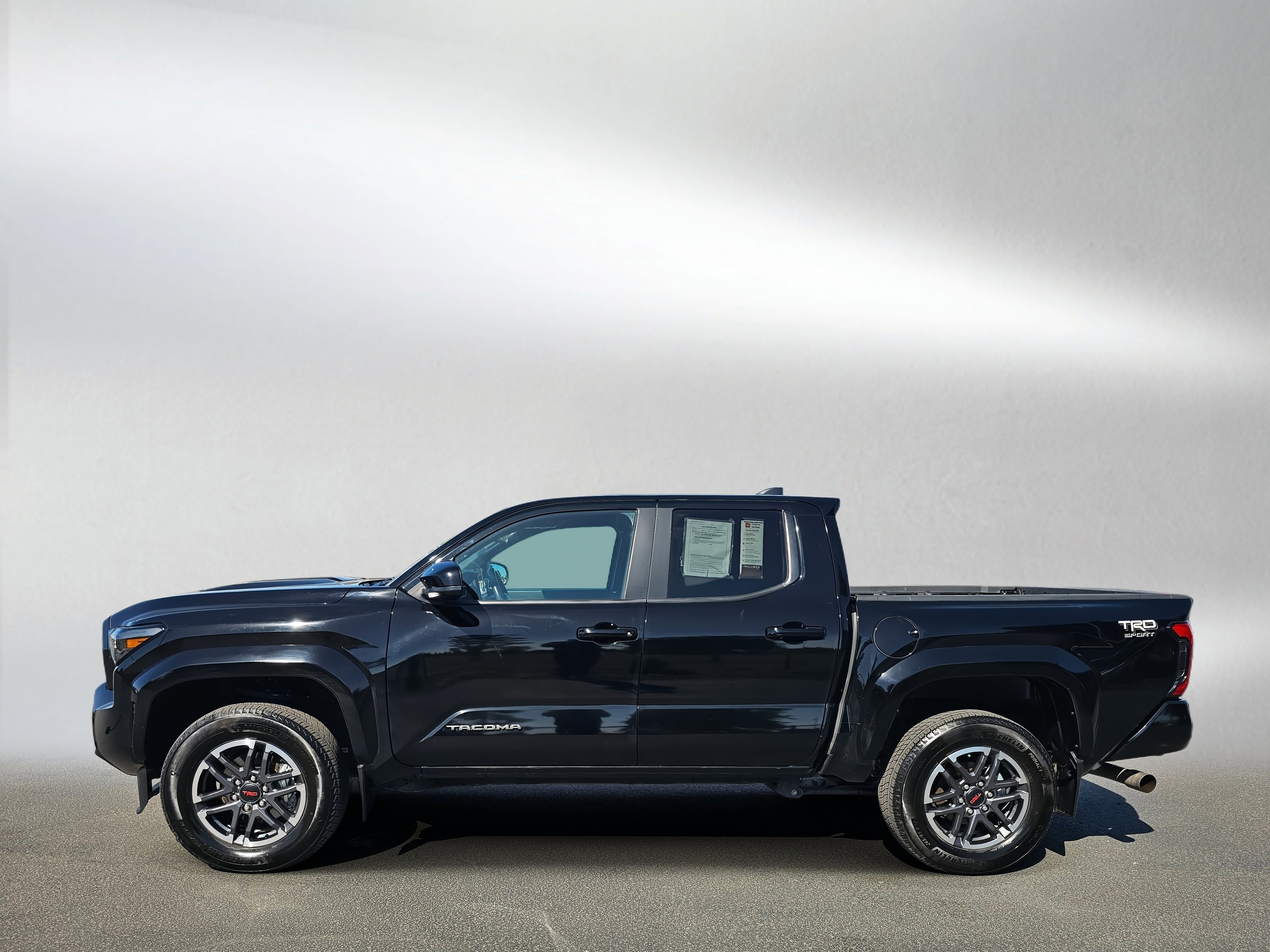 Used 2024 Toyota Tacoma TRD Sport AWD/4WD image 2
