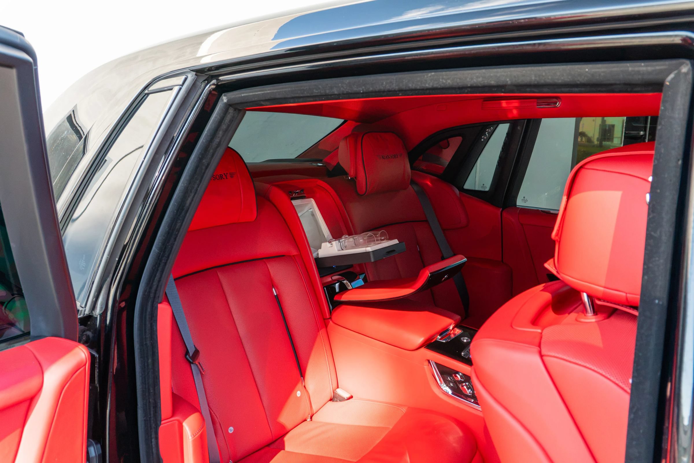 Used 2024 Rolls-Royce Phantom Sedan w/ The Phantom Package RWD image 61