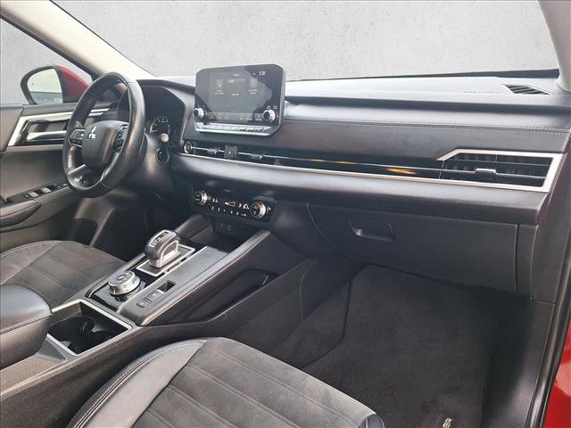Used 2022 Mitsubishi Outlander SE image 19