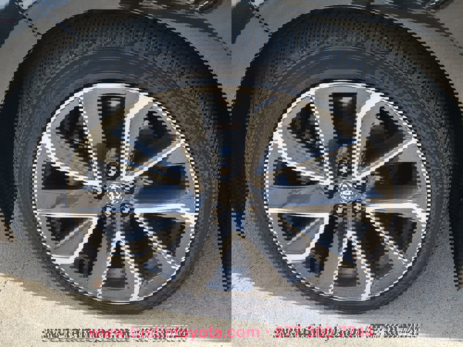 Used 2020 Toyota Corolla SE FWD image 8