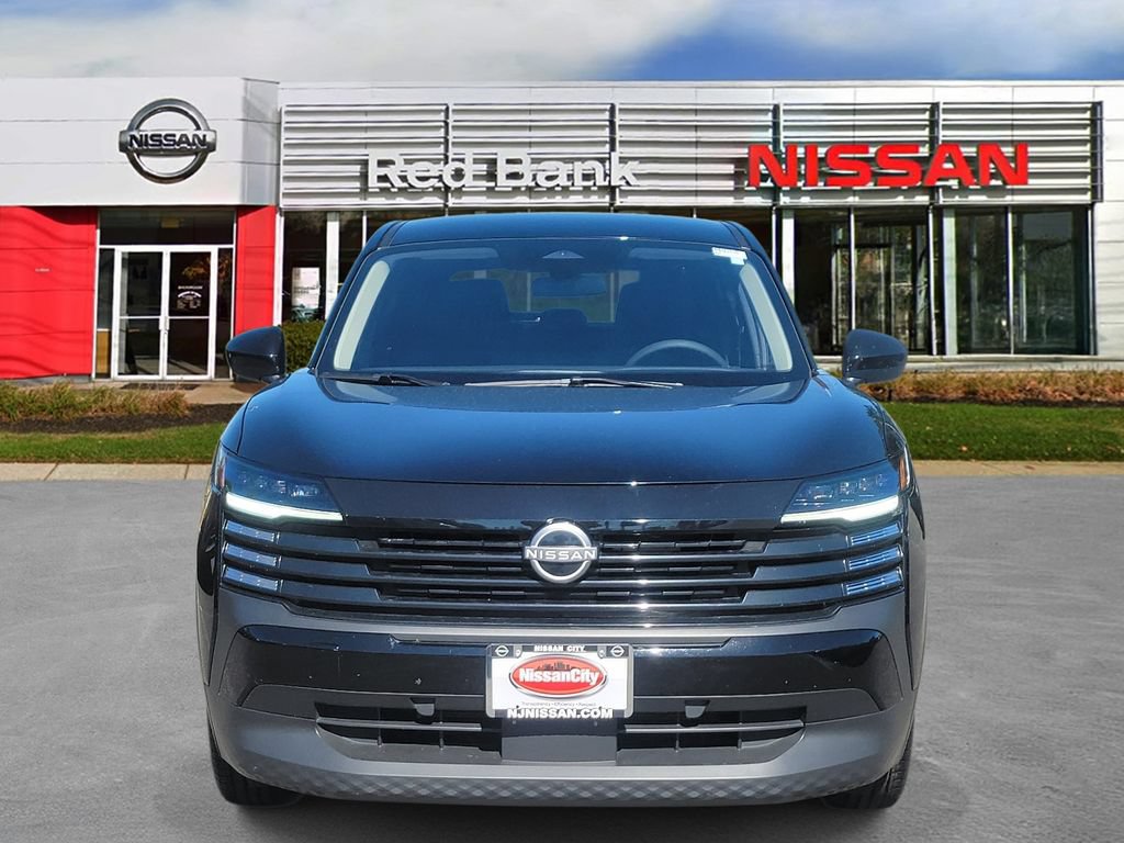 Used 2025 Nissan Kicks SV AWD/4WD image 2