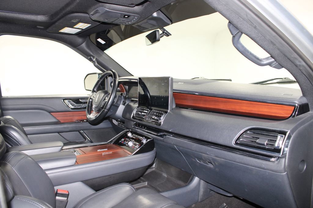 Used 2023 Lincoln Navigator Reserve AWD/4WD image 31