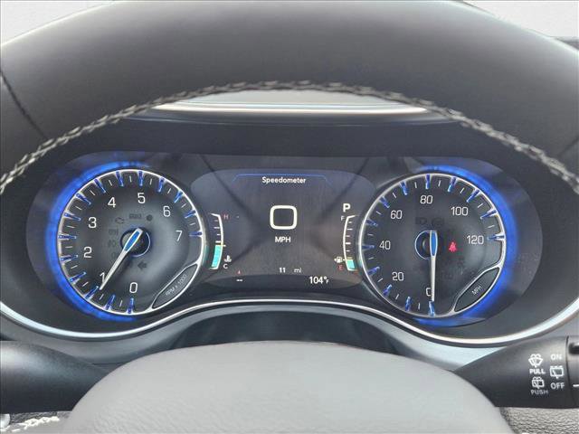 New 2025 Chrysler Pacifica Limited image 9