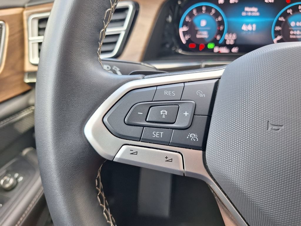 Used 2025 Volkswagen Atlas SE FWD image 20