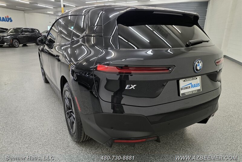 Used 2024 BMW iX xDrive50 AWD/4WD image 13