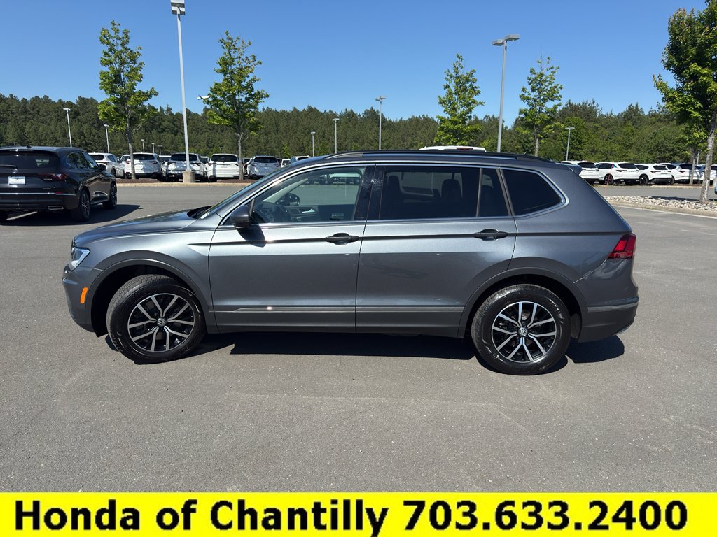 Used 2021 Volkswagen Tiguan SE w/ 3rd Row Seat Package AWD/4WD image 4