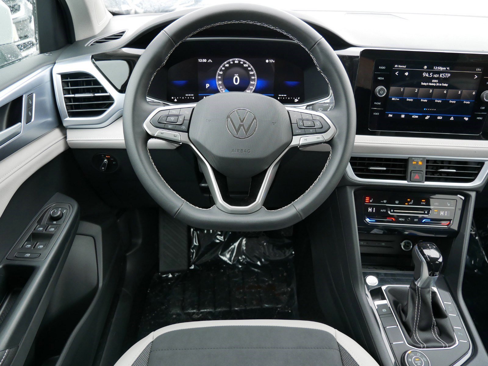 New 2026 Volkswagen Taos SE AWD/4WD image 7