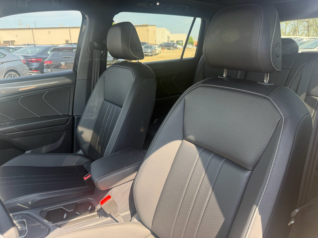 Used 2024 Volkswagen Tiguan SE R-Line FWD image 10