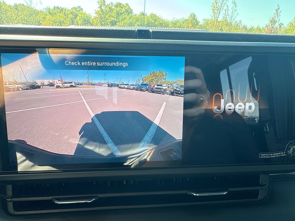 New 2026 Jeep Gladiator Sport w/ Dual Top Group AWD/4WD image 27