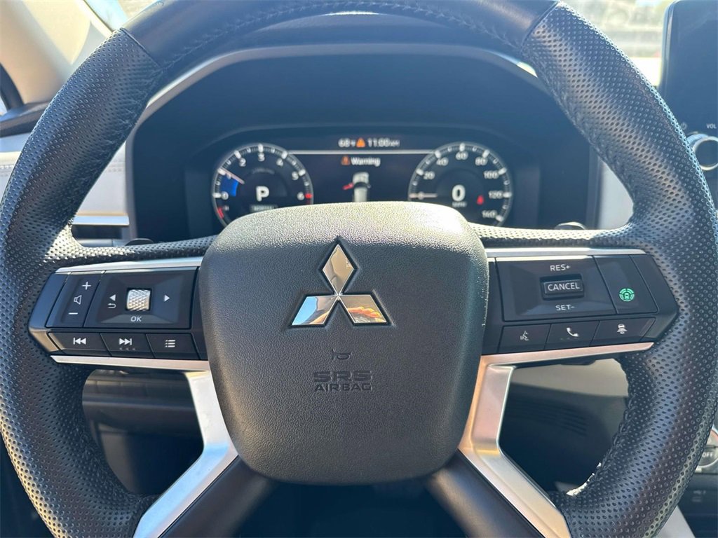 Used 2023 Mitsubishi Outlander SEL Black Edition image 16