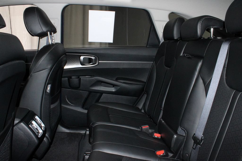 Used 2023 Kia Sorento S FWD image 23