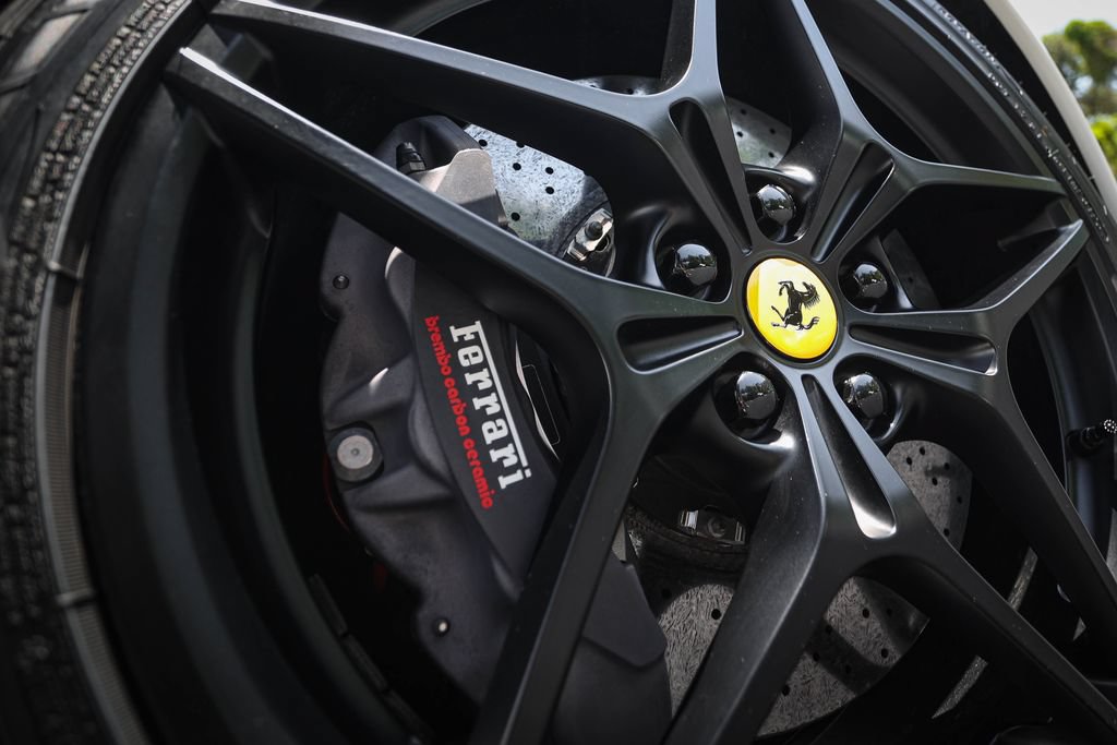 Used 2015 Ferrari California T RWD image 16