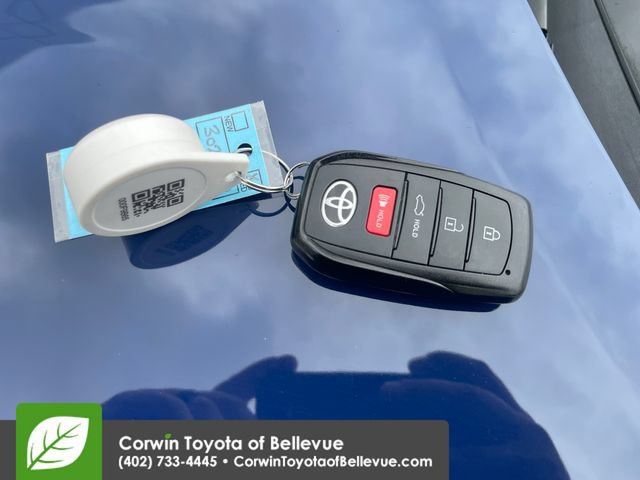 Used 2025 Toyota Camry SE FWD image 27