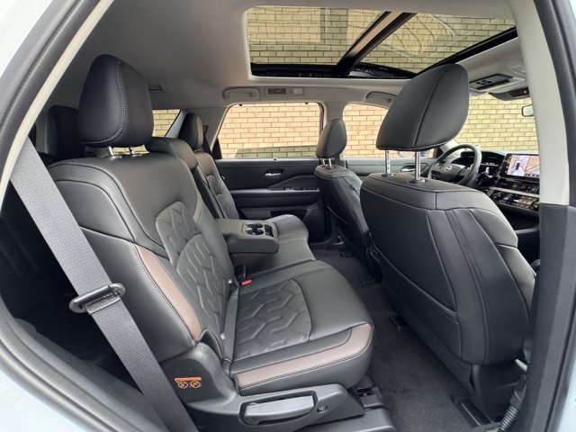 New 2026 Nissan Pathfinder Platinum AWD/4WD image 19