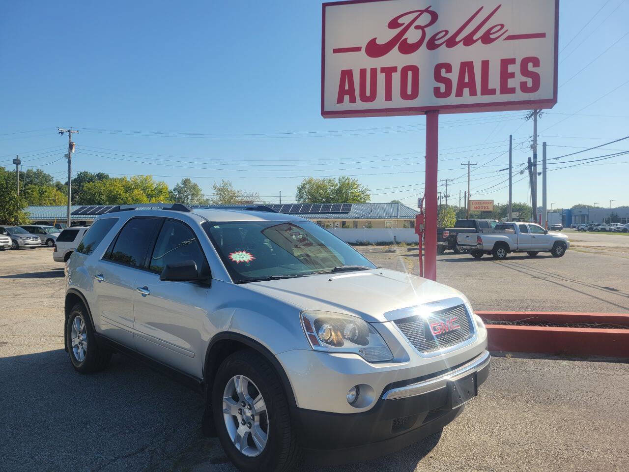 Used 2012 GMC Acadia SLE image 1