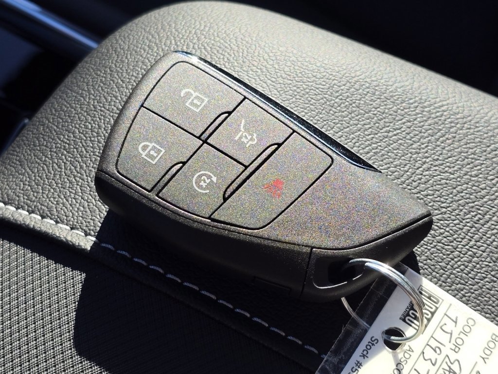 New 2026 Chevrolet Traverse Z71 w/ LPO, Floor Liner Package image 19