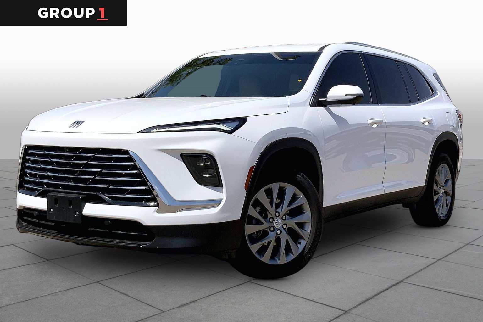 Used 2025 Buick Enclave Preferred FWD image 1